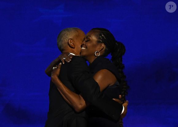 Barack Obama et sa femme Michelle Obama électrisent la foule lors de la Convention démocrate à Chicago, le 28/08/2024 @Backgrid USA / Bestimage