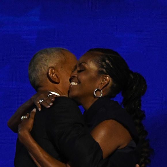 Barack Obama et sa femme Michelle Obama électrisent la foule lors de la Convention démocrate à Chicago, le 28/08/2024 @Backgrid USA / Bestimage