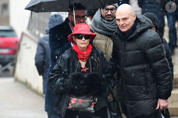 Isabelle Morini-Bosc a accompagné son mari jusqu'au bout

Exclusif - Isabelle Morini-Bosc aux obsèques de son mari Alain en l'église Saint-Pierre dans la commune d'Abrets en Dauphiné, France, le 14 mars 2025. © Romain Doucelin/Bestimage