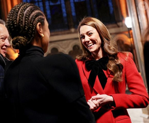 Ce 6 décembre à l'abbaye de Westminster, Kate Middleton a assisté à l'enregistrement du traditionnel concert "Together at Christmas", aux côtés de son époux, le prince William.

Catherine (Kate) Middleton, princesse de Galles - avec Paloma Faith lors de la cérémonie de Noël à l'Abbaye de Westminster à Londres. © Alpha Press/Bestimage