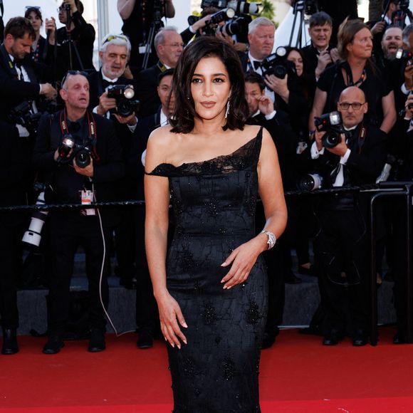 Alors que le festival bannit désormais les "naked dresses", la maman de quatre enfants a prouvé que la suggestion était parfois bien plus élégante que l'exhibition.

Leïla Bekhti - Montée des marches du film " La vénus électrique " pour la cérémonie d'ouverture du 79ème Festival International du Film de Cannes, le 12 mai 2026. 

© Jacovides-Moreau /Bestimage