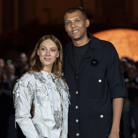 Stromae était dans le public avec son épouse et leur fils

Coralie Barbier, Stromae - Photo Call du Défilé de mode Chanel Collection Printemps-Été 2026 dans le cadre de la Fashion Week de Paris, France, le 6 octobre 2025.
 
© Olivier Borde / Bestimage