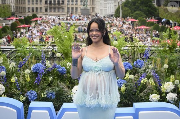 Rihanna, enceinte, aux arrivées et au photocall de la première du film Les Schtroumpfs au Mont des Arts à Bruxelles, Belgique, le 28 juin 2025. © Jan De Meuleneir/Photonews/Bestimage