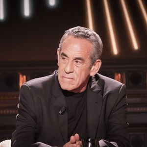 Décédé à l’âge de 76 ans, l’homme en noir a marqué l’histoire de la télévision française avec ses émissions cultes comme "Tout le monde en parle" ou "Salut les Terriens !"...


Exclusif - Thierry Ardisson - Enregistrement de l'émission "On Est En Direct (OEED)", présentée par L.Ruquier et L.Salamé, et diffusée en direcT sur France 2
© Jack Tribeca / Bestimage