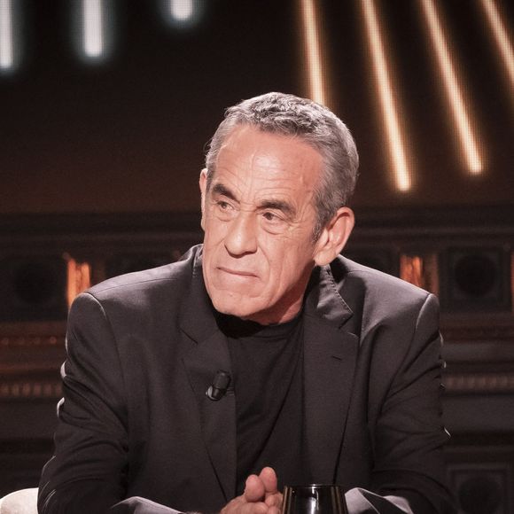 Décédé à l’âge de 76 ans, l’homme en noir a marqué l’histoire de la télévision française avec ses émissions cultes comme "Tout le monde en parle" ou "Salut les Terriens !"...


Exclusif - Thierry Ardisson - Enregistrement de l'émission "On Est En Direct (OEED)", présentée par L.Ruquier et L.Salamé, et diffusée en direcT sur France 2
© Jack Tribeca / Bestimage