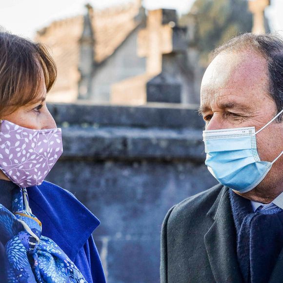L'ancienne ministre Ségolène Royal, l'ancien président français François Hollande lors d'une cérémonie d'hommage sur la tombe de l'ancien président François Mitterrand marquant le 25e anniversaire de sa mort, le 8 janvier 2021 au cimetière de Jarnac, dans le centre-ouest de la France. Photo de Sebastien Ortola/Pool/ABACAPRESS.COM
