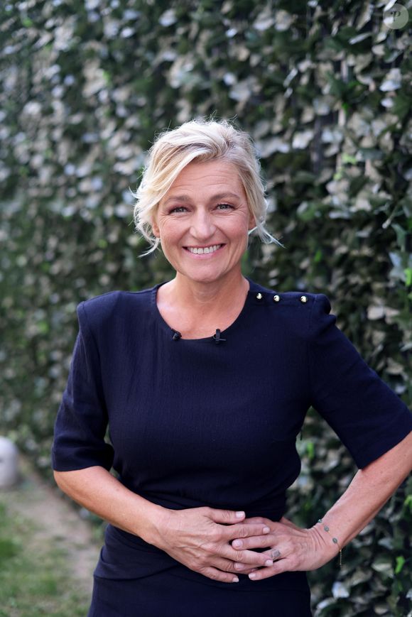 Anne-Elisabeth Lemoine - L'équipe de la nouvelle saison de l'émission "C à Vous" le 7 septembre 2023.

© Dominique Jacovides / Bestimage