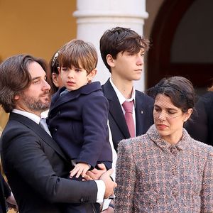 Dimitri Rassam et Charlotte Casiraghi ont eu un fils ensemble

Dimitri Rassam, Charlotte Casiraghi et leur fils Balthazar Rassam - La famille princière de Monaco dans la cour du palais lors de la Fête Nationale de la principauté de Monaco.

© Dominique Jacovides / Bruno Bebert / Bestimage