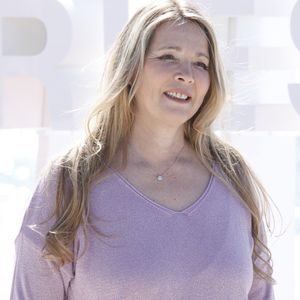 Elle va partager la scène avec un immense chanteur.
Helene Rolles (Les mystères de l'Amour) lors du photocall de 'CanneSeries ' Saison 6 au Palais des Festivals de Cannes le 15 Avril 2023. © Denis Guignebourg/Bestimage