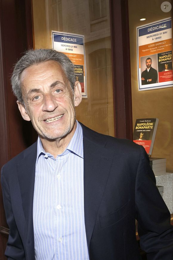 ExNicolas Sarkozy à la librairie Lamartine à Paris, le 21 mai 2025.

© Cédric Perrin/Bestimage