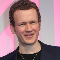 Dany Boon : Son fils Noé trace sa voie dans le milieu artistique, il est actuellement à l'affiche du film de sa célèbre mère !