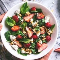 Canicule : Que manger lorsque la chaleur nous coupe la faim ? 5 idées de recettes simples, équilibrées et rafraîchissantes