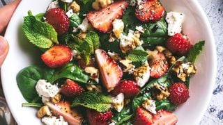 Canicule : Que manger lorsque la chaleur nous coupe la faim ? 5 idées de recettes simples, équilibrées et rafraîchissantes