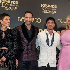 Jeremy Urbain, Adil Rami, Adriana Karembeu, Cristina Cordula, Louana Franco et un membre du jury lors de la 21ème édition du concours de beauté "Top Model International" dans la salle des Étoiles du Sporting de Monte-Carlo, Monaco, le 174 mai 2025. © Martin Bousseau/Bestiamge