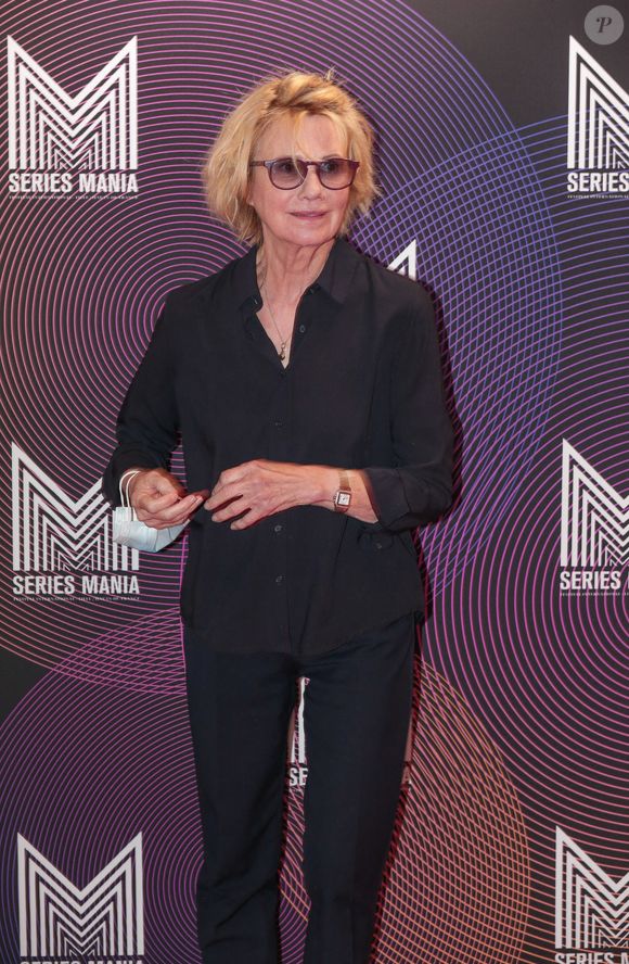 "La Bretagne, pour moi, ce sont des souvenirs très forts d'enfance, de vacances d'été… "

Miou-Miou - Avant première du film "Nona et ses filles" lors du Festival Series Mania à Lille le 30 aout 2021. © Stéphane Vansteenkiste/Bestimage