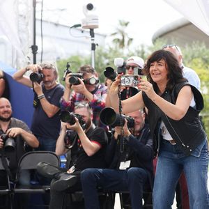 Romane Bohringer au photocall de "Dites-lui que je l'aime" (Séance spéciale) lors du 78ème Festival International du Film de Cannes, le 19 mai 2025. © Jacovides / Moreau / Bestimage