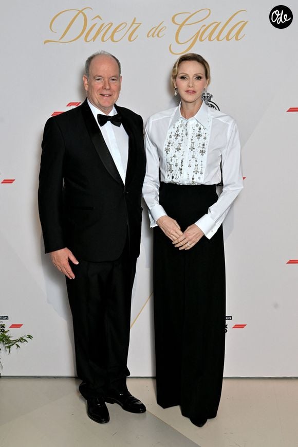 Le prince Albert II de Monaco et la princesse Charlène au photocall du dîner de gala du Grand Prix de Formule 1 de Monaco 2026 en l'honneur du vainqueur dans la Salle des Etoiles du Sporting de Monaco le 7 juin 2026.

© Bruno Bebert / Bestimage
