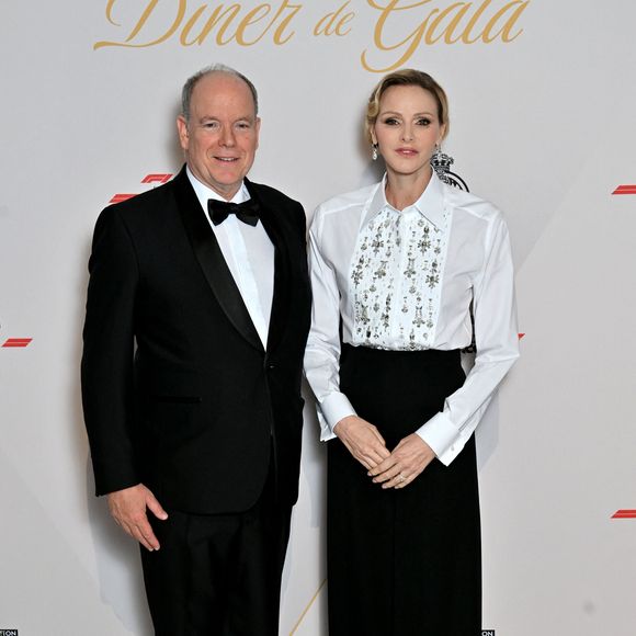 Le prince Albert II de Monaco et la princesse Charlène au photocall du dîner de gala du Grand Prix de Formule 1 de Monaco 2026 en l'honneur du vainqueur dans la Salle des Etoiles du Sporting de Monaco le 7 juin 2026.

© Bruno Bebert / Bestimage