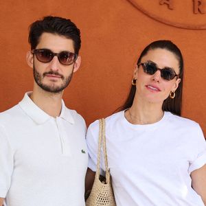 Pierre Niney et sa compagne Natasha Andrews - Célébrités au village lors des Internationaux de France de tennis de Roland Garros 2024 à Paris le 9 juin 2024.