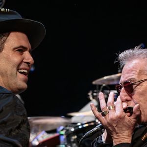 Exclusif - Manu Lanvin - Gérard Lanvin en concert lors de sa tournée "On The Road Again" à la Maison Folie de Beaulieu de Lomme le 16 novembre 2023. © Stéphane Vansteenkiste/Bestimage