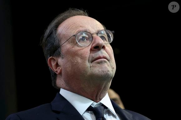 Francois Hollande dans les allées de la 62ème édition du Salon international de l'agriculture (SIA) à Paris Expo Porte de Versailles, à Paris, France, le 23 février 2026. © Michael Baucher/PsnewZ/Bestimage