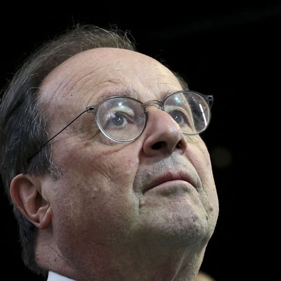 Francois Hollande dans les allées de la 62ème édition du Salon international de l'agriculture (SIA) à Paris Expo Porte de Versailles, à Paris, France, le 23 février 2026. © Michael Baucher/PsnewZ/Bestimage
