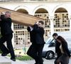 L’ambiance était sobre, intime et chargée d’émotion.

Arrivée du cerceuil - Obsèques d'Isabelle Mergault à la Coupole du Père-Lachaise à Paris le 30 mars 2026. © Cyril Moreau - Dominique Jacovides / Bestimage