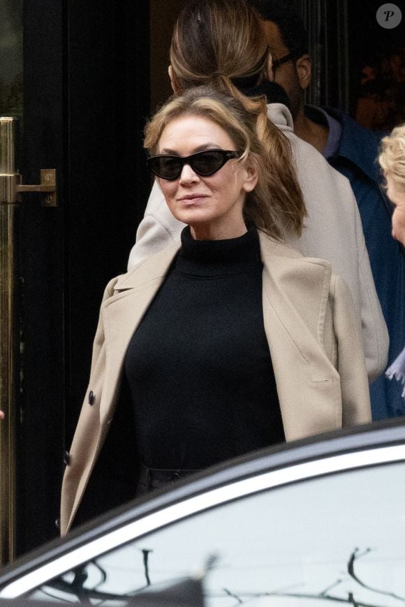 Exclusif - Renée Zellweger quitte son hôtel au lendemain de l'avant-première du film "Bridget Jones : Folle de lui" à Paris le 28 janvier 2025. Crédit : AGENCE / BESTIMAGE
