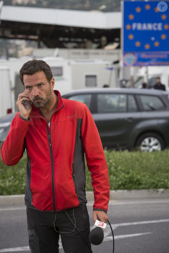 L'ancien trader de la SG Bank Jérôme Kerviel arrivant à la frontière française lors de sa marche vers Paris. Latte (Italie) 17 mai 2014. Photo by Marco Piovanotto/ABACAPRESS.COM