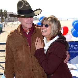 Il était l'un des plus celebres "mechants" de l'histoire de la television mondiale : le magnat du petrole JR Ewing est mort, dans un hopital de Dallas, des suites d'un cancer. Il avait 81 ans
FAMEFLYNET / BESTIMAGE