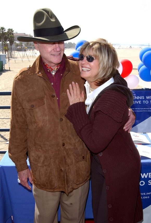 Il était l'un des plus celebres "mechants" de l'histoire de la television mondiale : le magnat du petrole JR Ewing est mort, dans un hopital de Dallas, des suites d'un cancer. Il avait 81 ans
FAMEFLYNET / BESTIMAGE