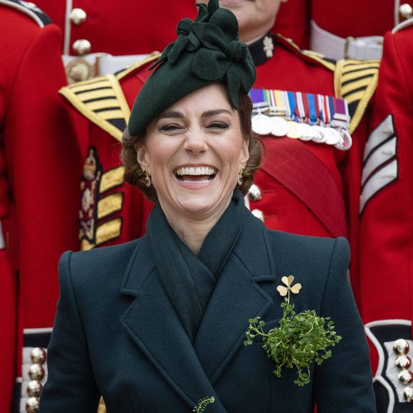 Catherine (Kate) Middleton, princesse de Galles, colonel des Irish Guards, visite le régiment lors du défilé de la Saint-Patrick à la caserne Wellington de Londres, le 17 mars 2025.