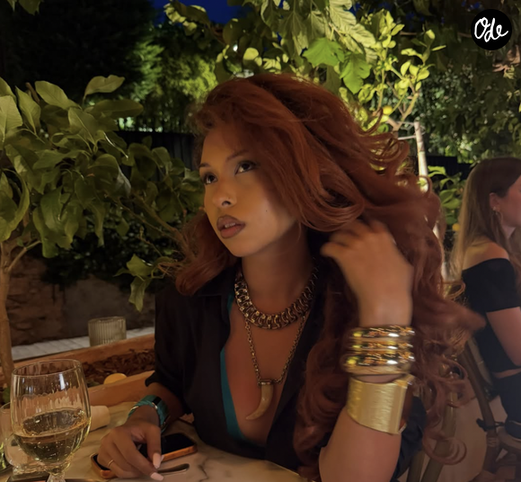 Luna est aujourd'hui styliste du haut de ses 22 ans. 

Capture Instagram