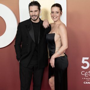 François Civil et Adèle Exarchopoulos arrivent à la 50e cérémonie des César du cinéma à l'Olympia le 28 février 2025 à Paris, France. Photo par David NIVIERE/ABACAPRESS.COM