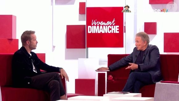 Damien Thévenot sur le plateau de Vivement dimanche le 16 novembre 2025. Capture d'écran/France 3