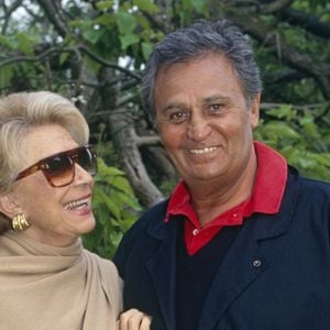 Photo d'archives prise le 31 juillet 1991 de l'acteur Roger Hanin et de son épouse la productrice Christine Gouze-Reynal sur le plateau de L'Eternel Mari à Paris, France. Photo Pascal Baril/Abaca