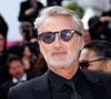 Et d'Antoine de Caunes

Antoine de Caunes - Montée des marches du film " Amarga Navidad " lors du 79ème Festival International du Film de Cannes, le 19 mai 2026. © Jacovides-Moreau / Bestimage