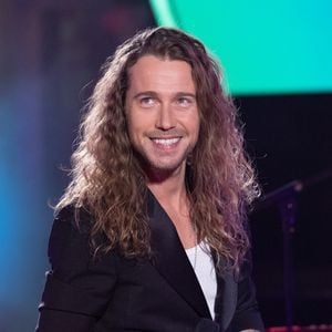 Le chanteur ne se confie que très peu sur sa vie privée. 

Exclusif - Julien Doré - Enregistrement de l'émission "La grande soirée du 31" à Chantilly" au Château de Chantilly, diffusée le 31 décembre sur France 2.
© Tiziano da Silva-Cyril Moreau / Bestimage