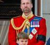 Arrivés en jet privé à Céphalonie, ils ont ensuite embarqué sur un yacht.

Le prince William, prince de Galles, Le prince Louis de Galles, - Les membres de la famille royale britannique au balcon de Buckingham Palace lors de la cérémonie Trooping the Colour à Londres, le 14 juin 2025. 
© Backgrid / Bestimage