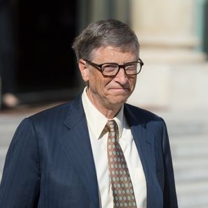 Bill Gates arrive au Palais de L'Elysée à Paris pour un entretien avec Francois Hollande, le 25 juin 2015.