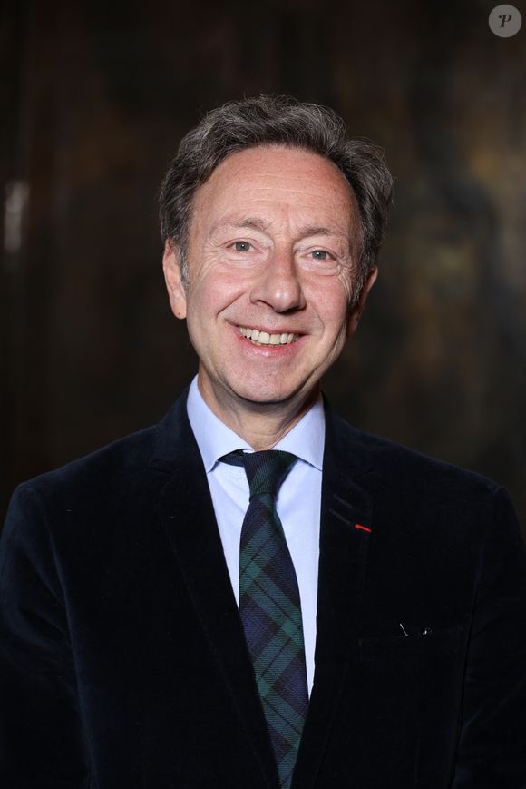 Exclusif - Stéphane Bern nommé Pape du Patrimoine lors de la Saint Clément au restaurant Alain Ducasse Baccarat, à Paris, France, le 20 novembre 2025. © Denis Guignebourg/Bestimage