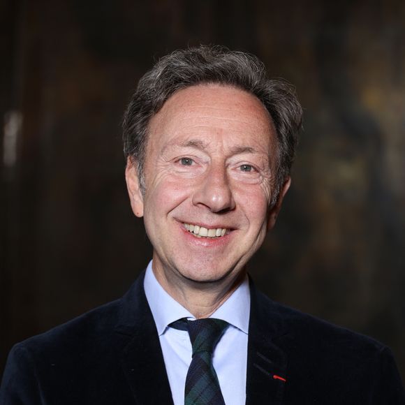 Exclusif - Stéphane Bern nommé Pape du Patrimoine lors de la Saint Clément au restaurant Alain Ducasse Baccarat, à Paris, France, le 20 novembre 2025. © Denis Guignebourg/Bestimage