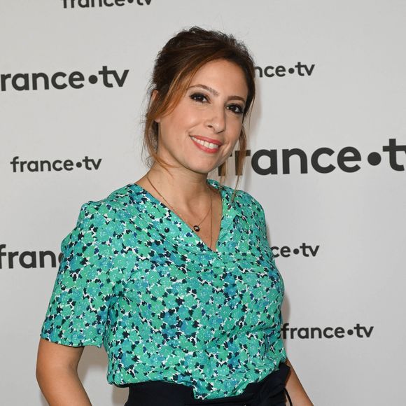 Léa Salamé au photocall pour la conférence de presse de rentrée de France TV à la Grande Halle de la Villette à Paris, France, le 6 juillet 2022. © Coadic Guirec/Bestimage