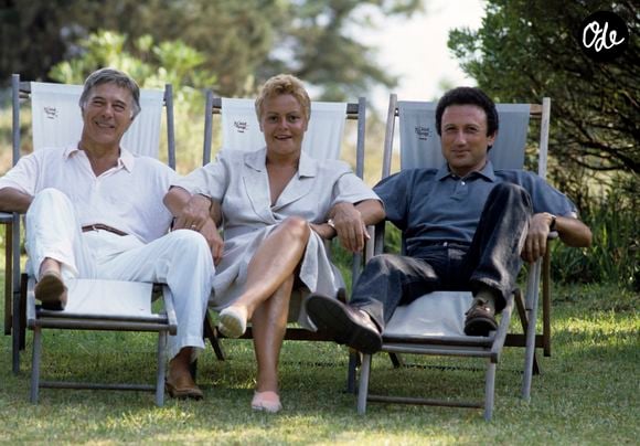 C'est en Corse qu'habitait aussi son ami Guy Bedos.
En Corse, près de Porto Vecchio, Michel Drucker, Muriel Robin chez Guy Bedos en août 1992. ©Bestimage