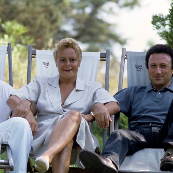 C'est en Corse qu'habitait aussi son ami Guy Bedos.
En Corse, près de Porto Vecchio, Michel Drucker, Muriel Robin chez Guy Bedos en août 1992. ©Bestimage
