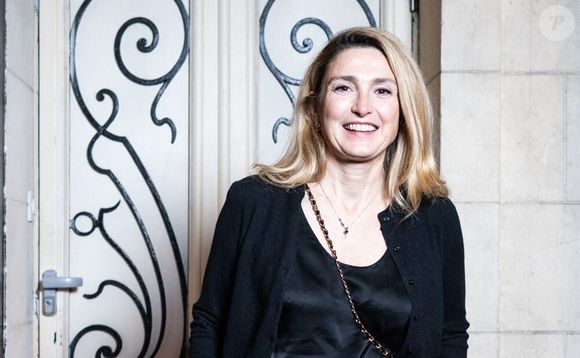Julie Gayet - Soirée de lancement de la pièce "En attendant Bojangles" au théâtre de l'Oeuvre à Paris le 15 janvier 2026. © Julien Sarkissian/Bestimage