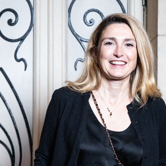 Julie Gayet - Soirée de lancement de la pièce "En attendant Bojangles" au théâtre de l'Oeuvre à Paris le 15 janvier 2026. © Julien Sarkissian/Bestimage