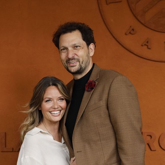 Éric Antoine et sa compagne Gennifer Demey lors des Internationaux de France de Tennis de Roland Garros 2025, à Paris, France, le 7 juin 2025. 

© Cyril Moreau / Bestimage