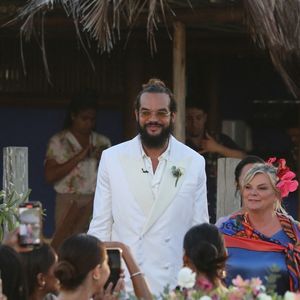 Exclusif - Joakim Noah et sa mère Cecilia Rodhe - Joakim Noah et Lais Ribeiro se sont mariés devant leurs amis et leur famille sur la plage de Trancoso au Brésil le 13 juillet 2022.  
Crédit : Backgrid USA / Bestimage