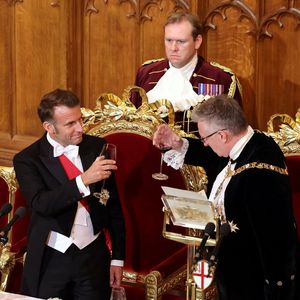 La duchesse de Gloucester, Le président Emmanuel Macron, Alastair King, lord maire de Londres, Brigitte Macron lors d’un banquet d’état à Guildhall, Londres le 9 juillet 2025. Le couple présidentiel français est en voyage officiel au Royaume Uni pour trois jours.

© Dominique Jacovides / Bestimage